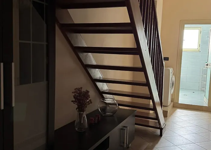 Deny's - With Shared Kitchen & Bathroom Homestay szállás Tirana